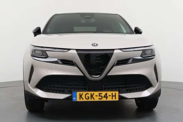Alfa Romeo Junior (2026) thumbnail 5