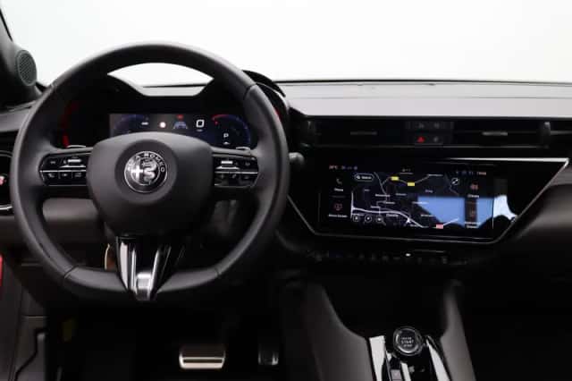 Alfa Romeo Junior (2025) thumbnail 3