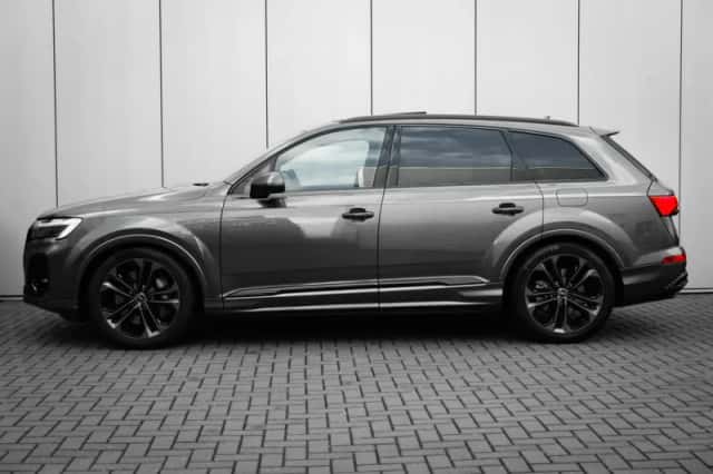 Audi Q7 (2025) thumbnail 5