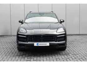 Porsche Cayenne (2023) thumbnail 3
