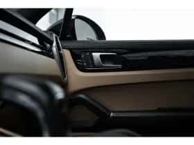 Porsche Cayenne (2023) thumbnail 35