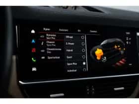 Porsche Cayenne (2023) thumbnail 38