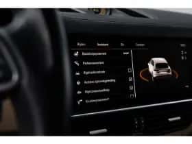 Porsche Cayenne (2023) thumbnail 41