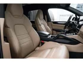Porsche Cayenne (2023) thumbnail 8