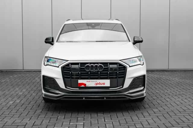 Audi Q7 (2023) thumbnail 3