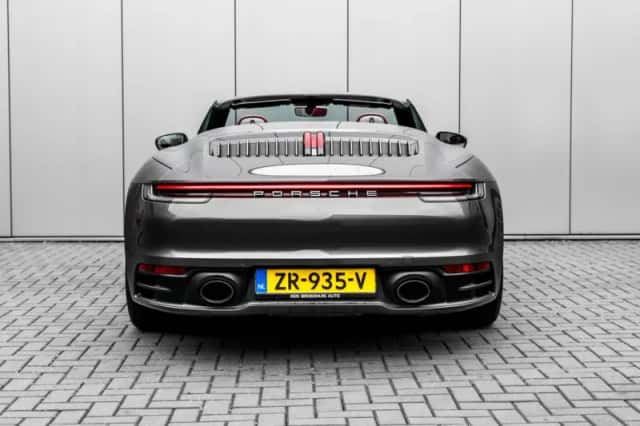 Porsche 911 (2019) thumbnail 4