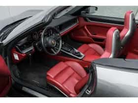Porsche 911 (2019) thumbnail 32