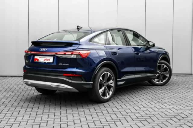 Audi Q4 (2024) thumbnail 2