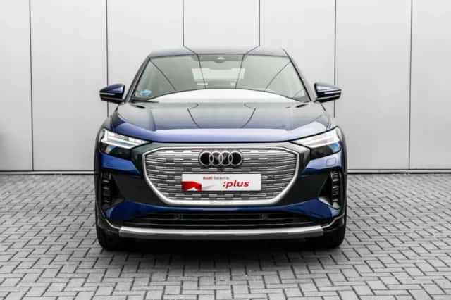 Audi Q4 (2024) thumbnail 3