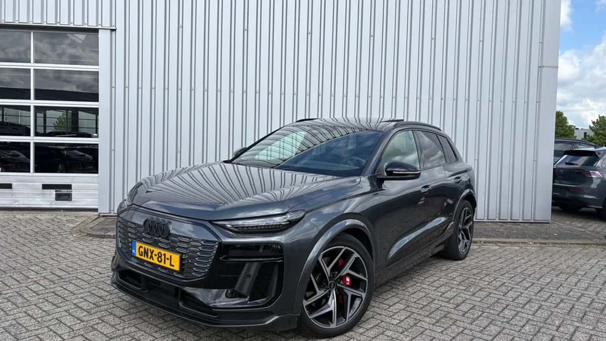 Audi Q6 SQ6 e-tron (2024) — foto 1