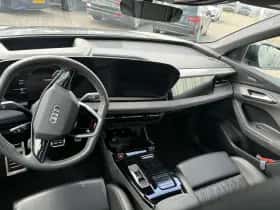Audi Q6 SQ6 e-tron (2024) thumbnail 4