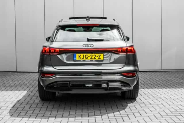 Audi Q6 e-tron (2025) thumbnail 4