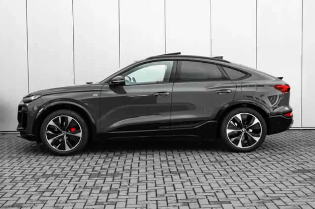 Audi Q6 (2025) thumbnail 5