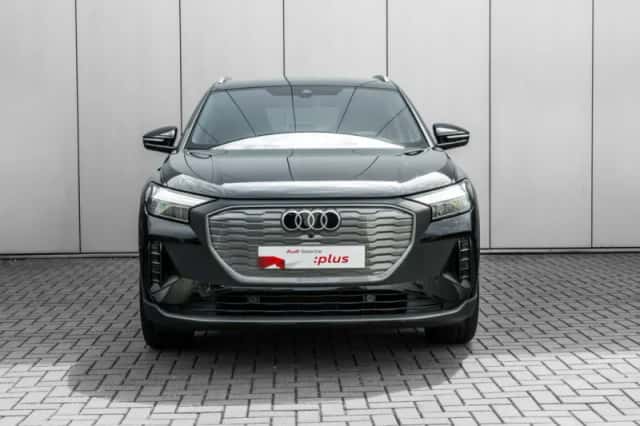 Audi Q4 e-tron (2025) thumbnail 3