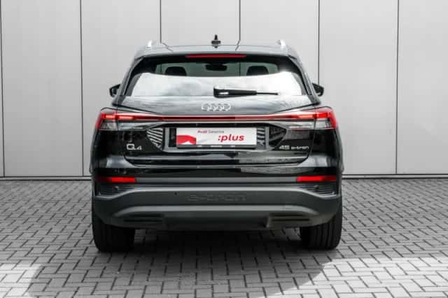 Audi Q4 e-tron (2025) thumbnail 4