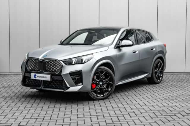 BMW iX2 (2025) thumbnail 1