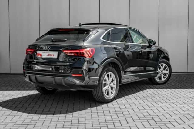 Audi Q3 (2023) thumbnail 2