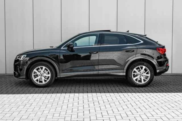 Audi Q3 (2023) thumbnail 5
