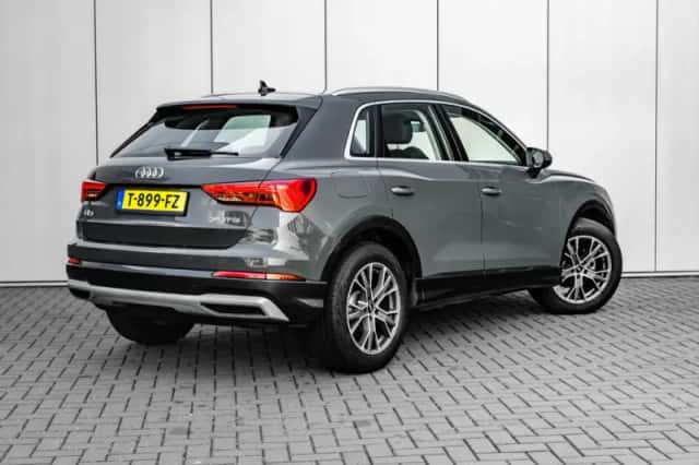 Audi Q3 (2022) thumbnail 2