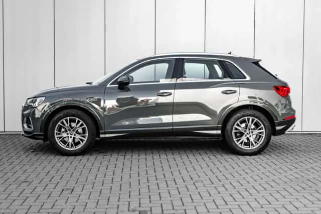 Audi Q3 (2022) thumbnail 5