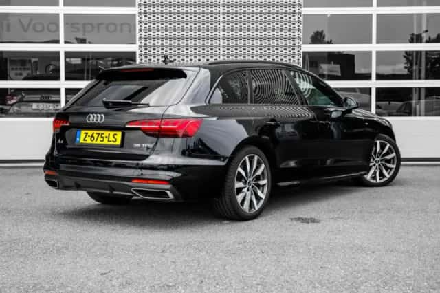Audi A4 (2024) thumbnail 2