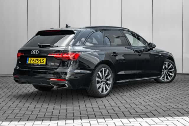 Audi A4 (2024) thumbnail 2