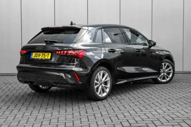 Audi A3 (2025) thumbnail 2