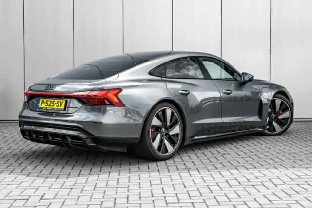 Audi e-tron GT (2022) thumbnail 2