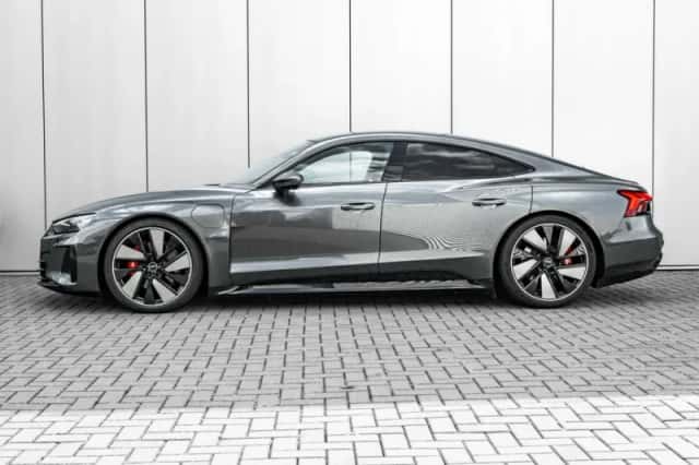 Audi e-tron GT (2022) thumbnail 5