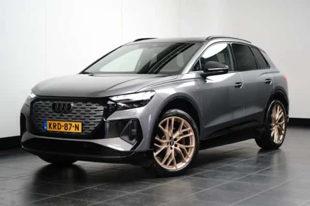 Audi Q4 e-tron (2023) thumbnail 1