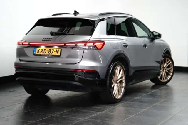 Audi Q4 e-tron (2023) thumbnail 4