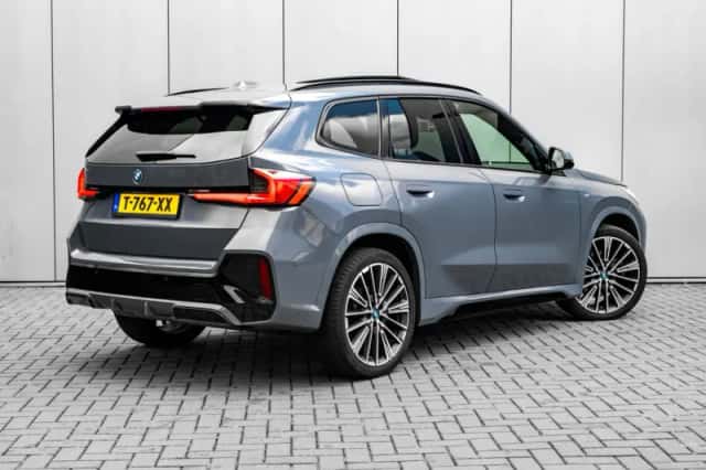 BMW X1 (2023) thumbnail 2