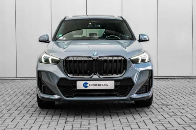 BMW X1 (2023) thumbnail 3