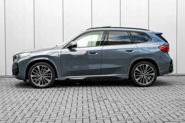 BMW X1 (2023) thumbnail 4