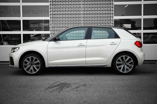 Audi A1 (2025) thumbnail 4