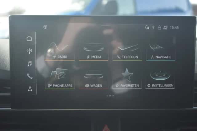 Audi A5 (2022) thumbnail 24