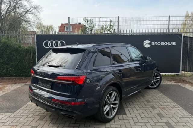 Audi Q7 (2025) thumbnail 2