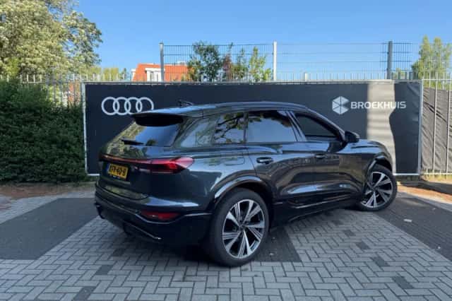 Audi Q6 e-tron (2025) thumbnail 2
