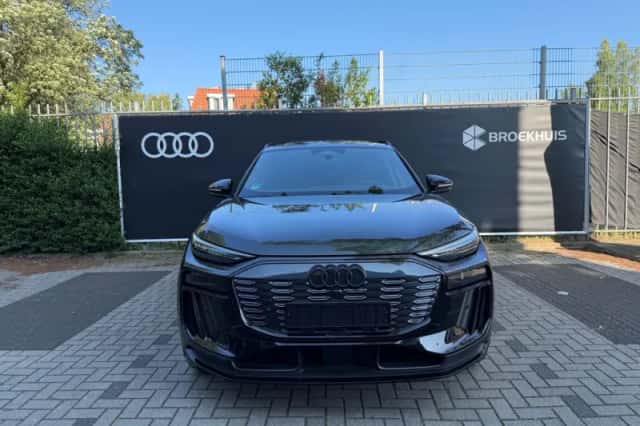 Audi Q6 e-tron (2025) thumbnail 3