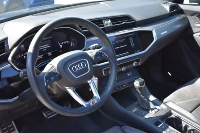 Audi Q3 (2020) thumbnail 8