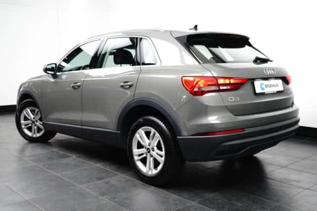 Audi Q3 (2022) thumbnail 5