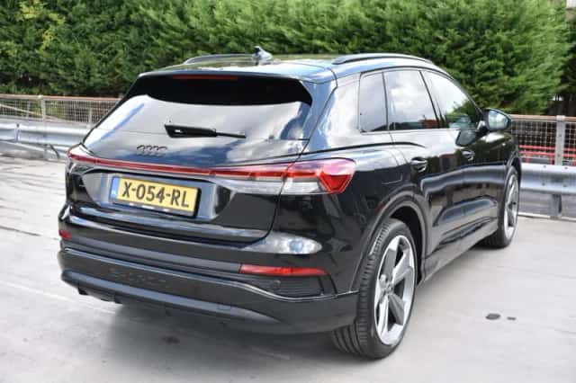 Audi Q4 e-tron (2024) thumbnail 4