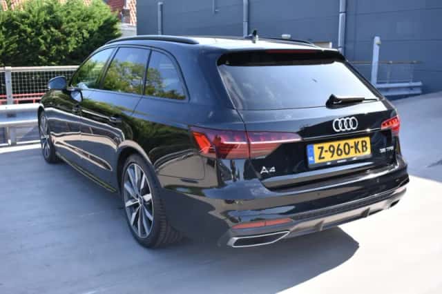 Audi A4 (2024) thumbnail 3
