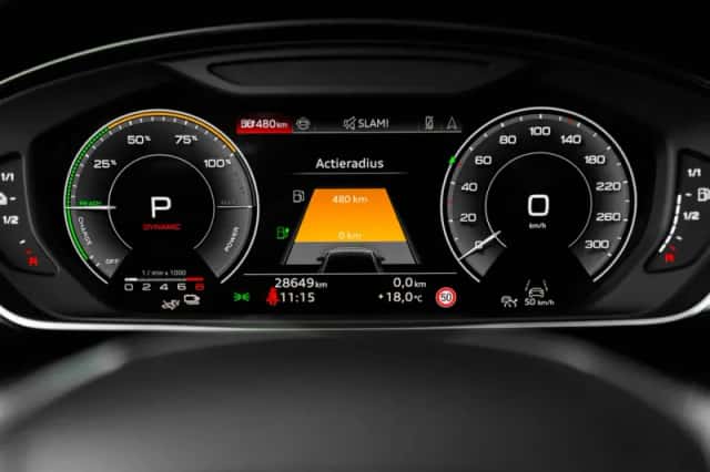 Audi A8 (2025) thumbnail 12