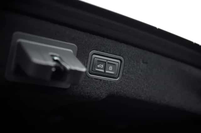 Audi A8 (2025) thumbnail 20