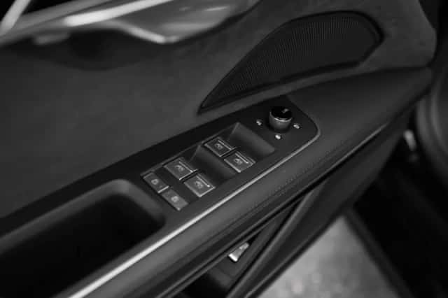 Audi A8 (2025) thumbnail 24