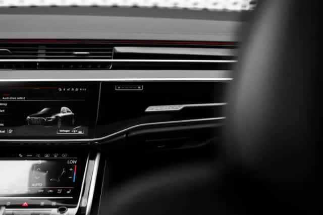 Audi A8 (2025) thumbnail 29