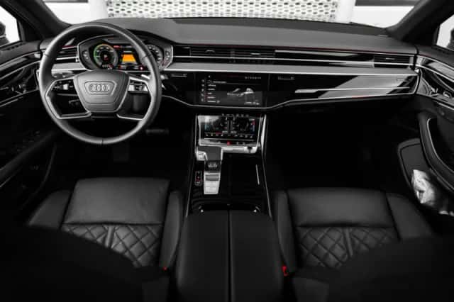 Audi A8 (2025) thumbnail 10