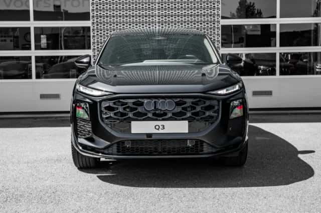 Audi Q3 (2026) thumbnail 3