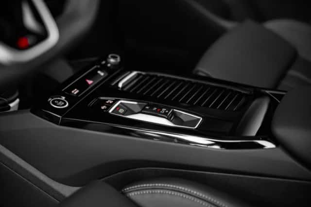 Audi Q6 e-tron (2026) thumbnail 12
